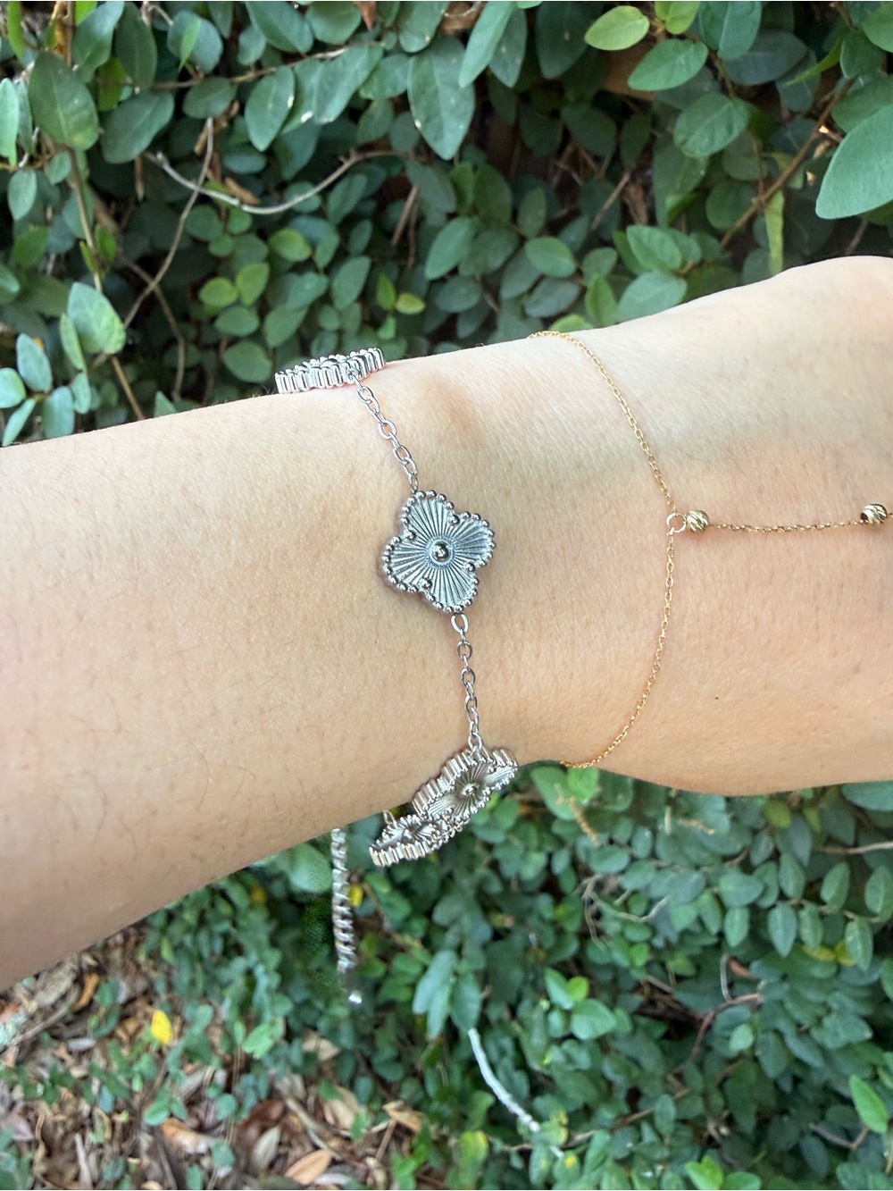 Alhambra Clover Delicate Silver Floral Link Bracelet - Picture 3 of 5